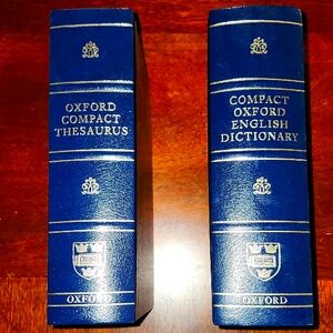 Oxford Compact Thesaurus and Dictionary Set